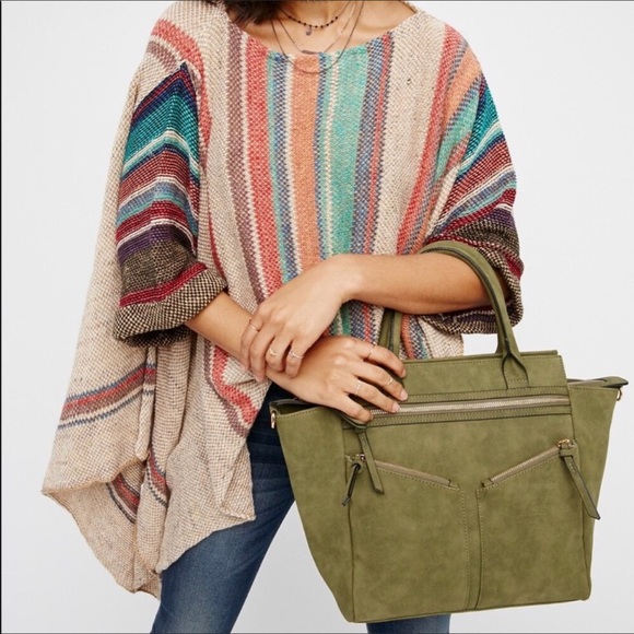 Free People Handbags - FLASH SALE‼️Free People Naya Vegan Suede Purse⭐️
